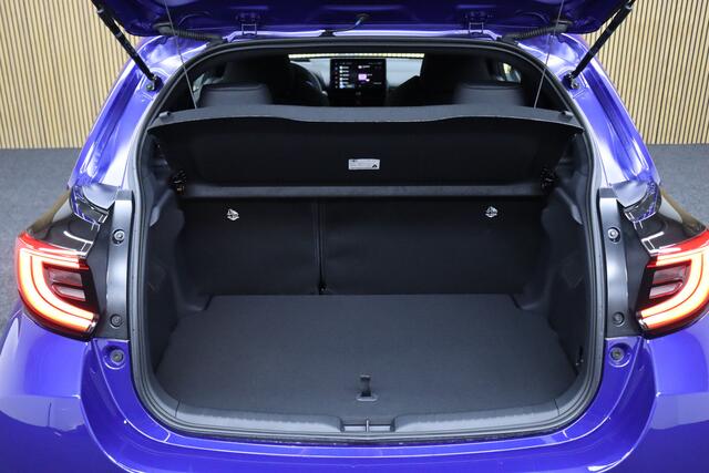 Toyota YARIS 1.5 Hybrid 130 Executive | Head-up Display | Adaptive-cruise | Apple Carplay & Android Auto | JBL Audio | Navigatie | Leder | Camera | Clima | Keyless | Dodehoekdetectie