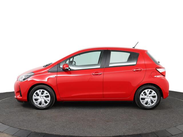 Toyota YARIS 1.5 Hybrid Active | Navigatie | Trekhaak | Cruise control |