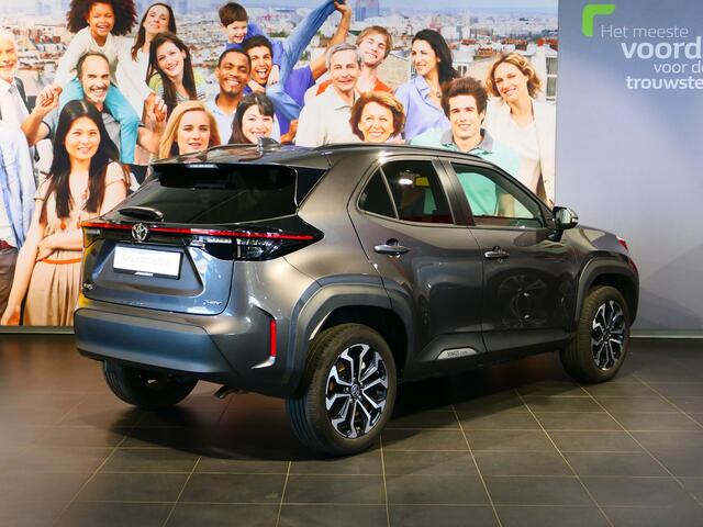 Toyota YARIS Cross 1.5 Hybrid 115 Executive (Team Duitsland) *Stoel, stuur en voorruitverwarming* - Grootlichtassistent, clima