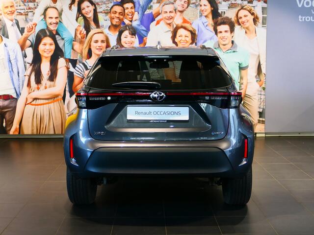 Toyota YARIS Cross 1.5 Hybrid 115 Executive (Team Duitsland) *Stoel, stuur en voorruitverwarming* - Grootlichtassistent, clima