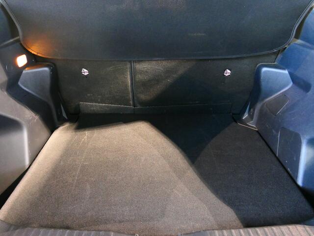 Toyota YARIS Cross 1.5 Hybrid 115 Executive (Team Duitsland) *Stoel, stuur en voorruitverwarming* - Grootlichtassistent, clima