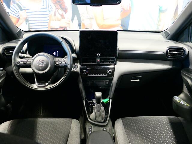 Toyota YARIS Cross 1.5 Hybrid 115 Executive (Team Duitsland) *Stoel, stuur en voorruitverwarming* - Grootlichtassistent, clima