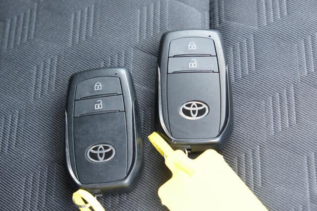 Toyota YARIS 1.5 Hybrid 115PK First Edition Automaat | Draadloos Apple CarPla