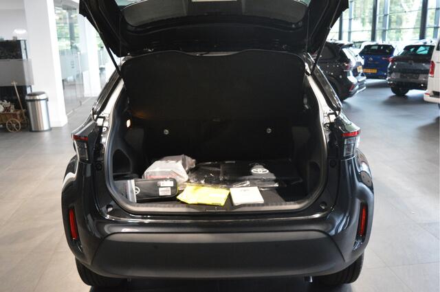 Toyota YARIS Cross 1.5 Hybrid 130 Teamplayer app connect cruise camera 17 inch !!