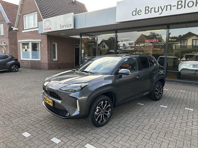 Toyota YARIS Cross 1.5 Hybrid 130pk Executive Limited dodehoekdetectie / stoelverwarming / stuurwielverwarming / parkeersensoren voor + achter / Navigatie / Apple Carplay / Android Auto / parkeercamera / 10 jaar garantie / rijklaarprijs