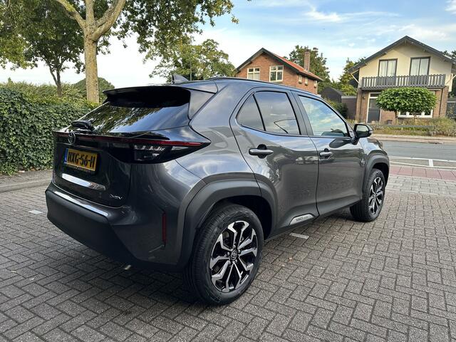 Toyota YARIS Cross 1.5 Hybrid 130pk Executive Limited dodehoekdetectie / stoelverwarming / stuurwielverwarming / parkeersensoren voor + achter / Navigatie / Apple Carplay / Android Auto / parkeercamera / 10 jaar garantie / rijklaarprijs