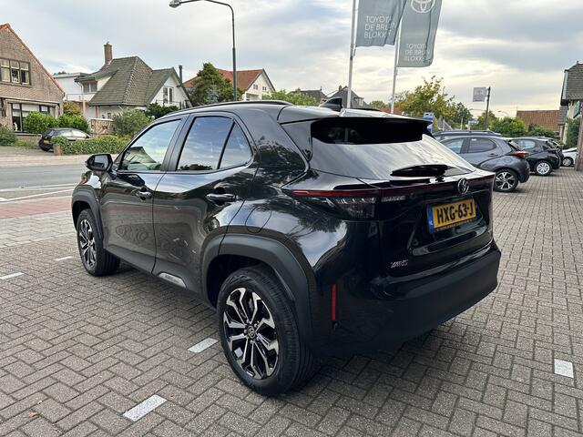 Toyota YARIS Cross 1.5 Hybrid 130pk Executive Limited dodehoekdetectie / stoelverwarming / stuurwielverwarming / parkeersensoren voor + achter / Navigatie / Apple Carplay / Android Auto / parkeercamera / 10 jaar garantie / rijklaarprijs