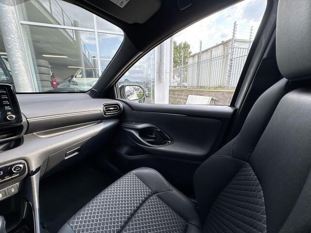 Toyota YARIS 1.5 Hybrid Launch Edition Bi Tone