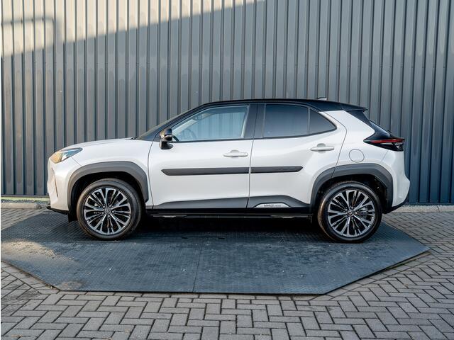 Toyota YARIS Cross 1.5 Hybrid Executive Bi-Tone | Head Up | BSM | Camera | Navi | Stoelverw. | Keyless | Prijs Rijklaar!!