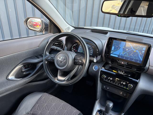 Toyota YARIS Cross 1.5 Hybrid Executive Bi-Tone | Head Up | BSM | Camera | Navi | Stoelverw. | Keyless | Prijs Rijklaar!!