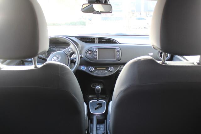 Toyota YARIS 1.5 Hybrid Y20 Camera l Stoel verwarming l Navi l grootlicht assist l lane assist l cruise controle
