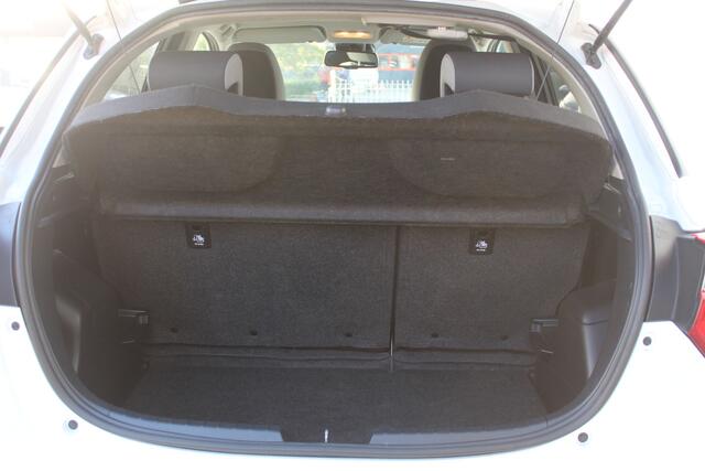 Toyota YARIS 1.5 Hybrid Y20 Camera l Stoel verwarming l Navi l grootlicht assist l lane assist l cruise controle