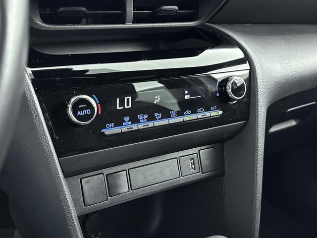 Toyota YARIS Cross 1.5 Hybrid Dynamic | 17" Lichtmetalen velgen | Apple Carplay -/ Android Auto | Parkeercamera |