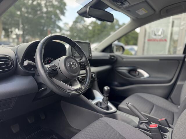 Toyota YARIS 1.5 VVT-i Dynamic Head-up display, Apple/Android, Camera, Voorstoelen verwarmd , All-in Rijklaarprijs