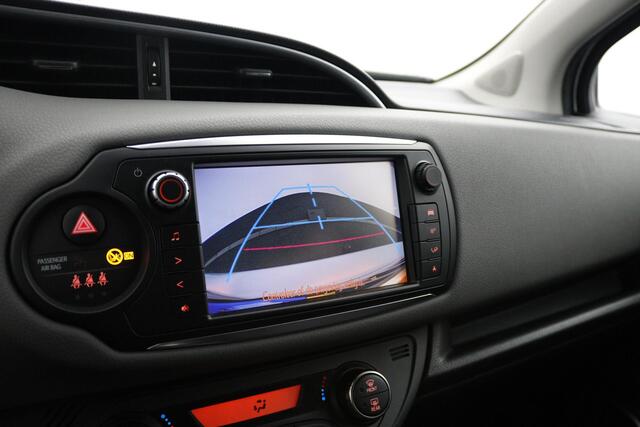 Toyota YARIS 1.3 VVT-i Dynamic | Cruise control | Trekhaak | Lichtmetalen velgen |