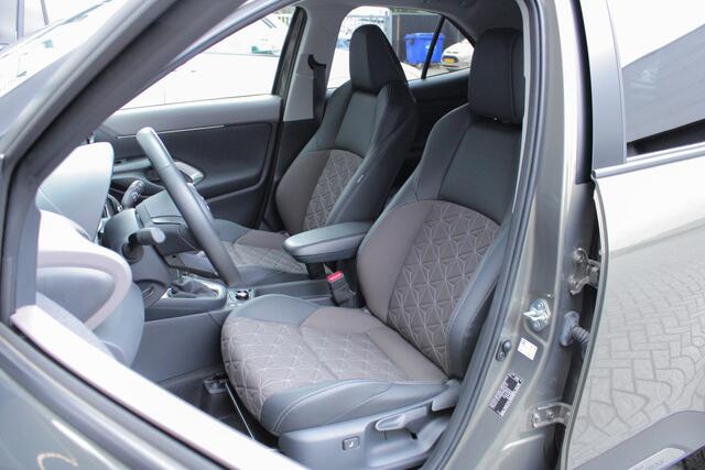 Toyota YARIS Cross 1.5 Hybrid Executive AWD |trekhaak|elek klep|leder|parkeersensoren|