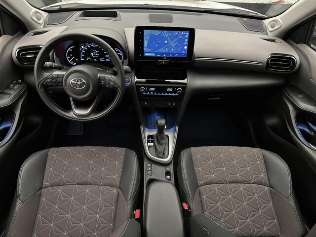 Toyota YARIS Cross 1.5 Hybrid Executive | Panoramadak | Trekhaak | Blindspot | Stoelverwarming | PDC voor en achter | JBL |