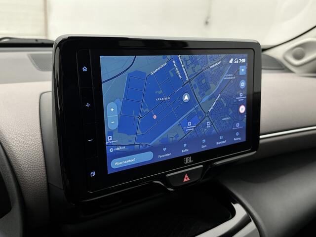 Toyota YARIS Cross 1.5 Hybrid Executive | Panoramadak | Trekhaak | Blindspot | Stoelverwarming | PDC voor en achter | JBL |