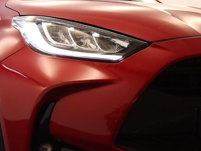 Toyota YARIS 1.5 Hybrid Dynamic Team D - NAVIGATIE- CAMERA - CLIMATE CONTROL - 16 INCH LICHT METALEN VELGEN - ARMSTEUN VOOR - ADAPTIEVE CRUISE CONTROL - BLUETOOTH - MISTLAMPEN VOOR - LICHT EN REGENSENSOR