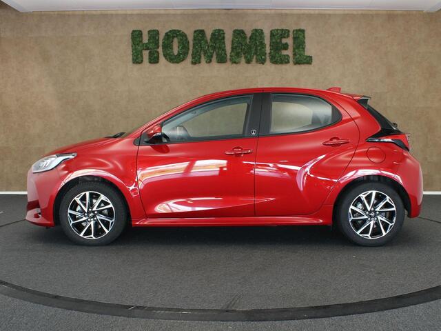 Toyota YARIS 1.5 Hybrid Dynamic Team D - NAVIGATIE- CAMERA - CLIMATE CONTROL - 16 INCH LICHT METALEN VELGEN - ARMSTEUN VOOR - ADAPTIEVE CRUISE CONTROL - BLUETOOTH - MISTLAMPEN VOOR - LICHT EN REGENSENSOR