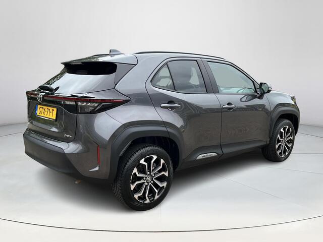 Toyota YARIS Cross 1.5 Hybrid 115 First Edition | Dode hoek waarschuwing | Parkeersensoren | Stoel- + stuurverwarming | Carplay |