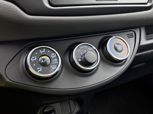 Toyota YARIS 1.0 VVT-i Comfort | Airco | Navigatie | Metallic Lak | Nederlandse Yaris |