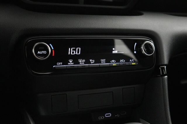 Toyota YARIS 1.5 Hybrid 115 Active | Nieuw uit voorraad leverbaar | Climate Control | Achteruitrijcamera |