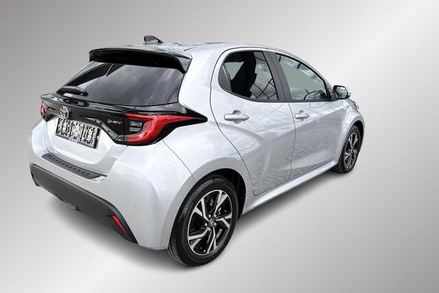 Toyota YARIS 1.5 Hybrid 115 Dynamic Limited Comfort pack , Stuurverwarming, Parkeersensoren.