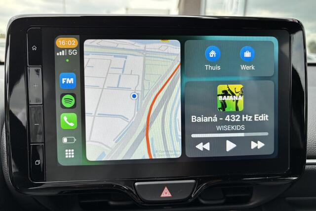 Toyota YARIS 1.5 Hybrid 115 Dynamic Limited Comfort pack , Stuurverwarming, Parkeersensoren.