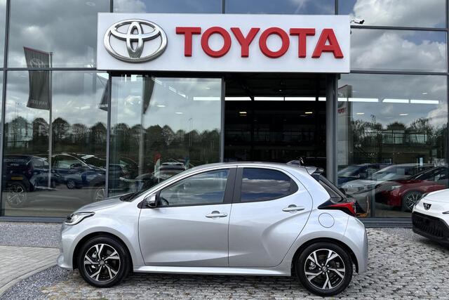 Toyota YARIS 1.5 Hybrid 115 Dynamic Limited Comfort pack , Stuurverwarming, Parkeersensoren.