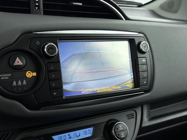 Toyota YARIS 1.5 Hybrid Aspiration | LM velgen | Navigatiesysteem | Pre crash systeem |