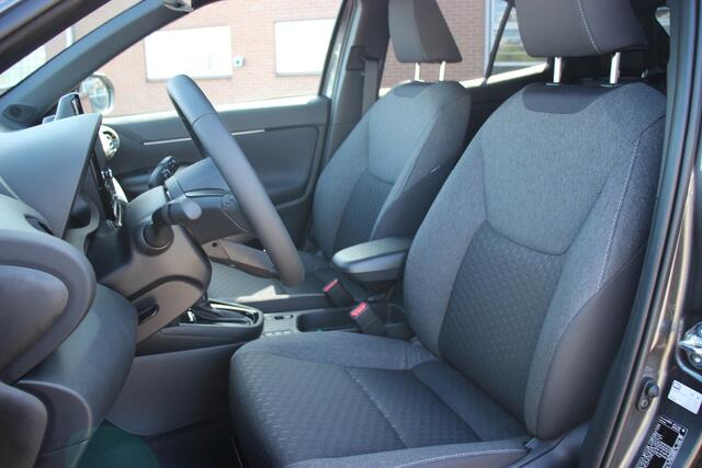 Toyota YARIS Cross 1.5 Hybrid 130 Dynamic NIEUW! | Dodehoeksensor | Stuur- en Stoelverwarming |