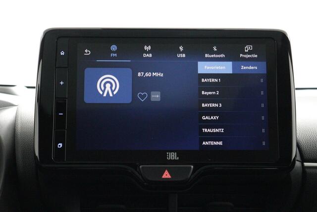 Toyota YARIS 1.5 Hybrid Executive | head-up display | panoramadak| Bi-tone |