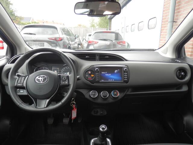 Toyota YARIS 1.0 VVT-I CONNECT AIRCO / NAVI / STOEL VERWARMING