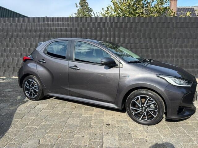 Toyota YARIS 1.5 HYB. DYNAMIC