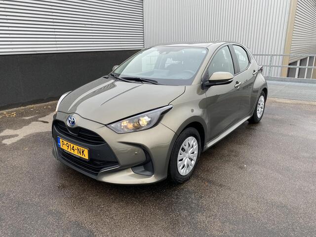 Toyota YARIS 1.5 Hybrid Active Nieuw geleverd en onderhouden Incl: AppleCarPlay/AndroidAuto, Adaptive Cruise control, Climate Control, Metallic lak