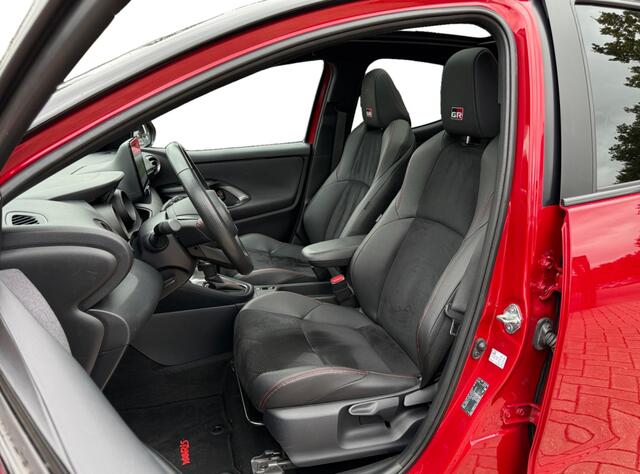 Toyota YARIS 1.5 Hybrid GR Sport I Panoramadak I Trekhaak I Leder