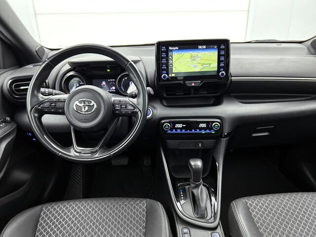 Toyota YARIS 1.5 Hybrid First Edition | Navigatie | Panoramadak | Leder | Climate control | Adaptive cruise control |