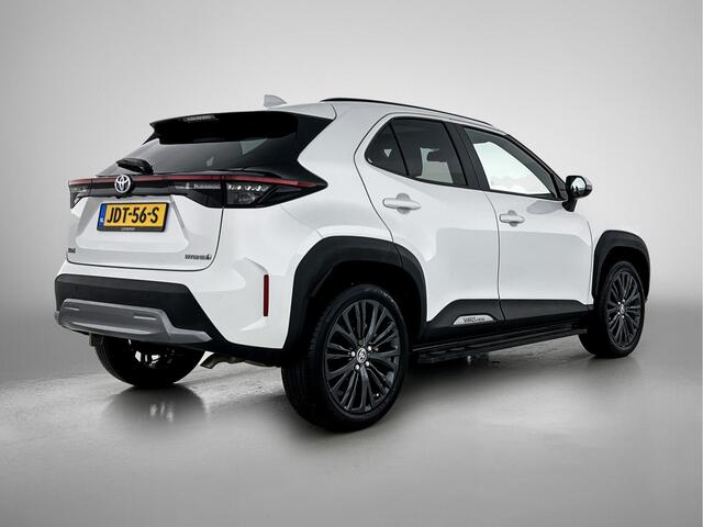 Toyota YARIS Cross 1.5 Hybrid Adventure | Treeplanken |