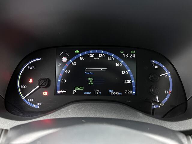 Toyota YARIS Cross 1.5 Hybrid Adventure | Treeplanken |