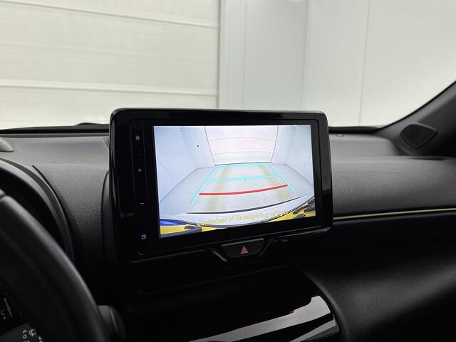 Toyota YARIS Cross 1.5 Hybrid Adventure | Treeplanken |