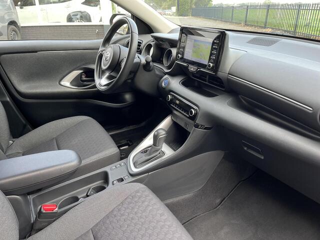 Toyota YARIS 1.5 Hybrid Dynamic | Navigatiesysteem | Keyless entry | CarPlay + Android Auto