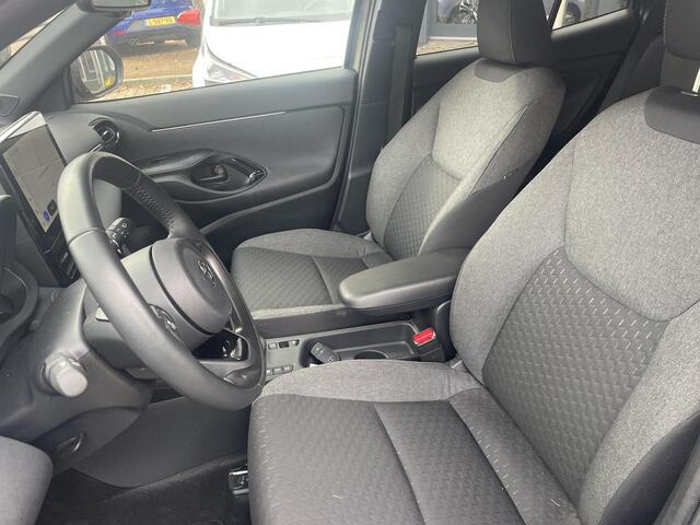 Toyota YARIS Cross 1.5 Hybrid 115 Dynamic | Stuur- & Stoelverwarming | Dodehoek detectie | Parkeersensoren | Navigatie