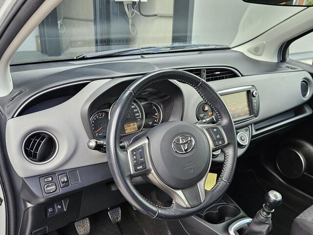 Toyota YARIS 1.3 VVT-i Edition-S Camera Stoelvw LM15