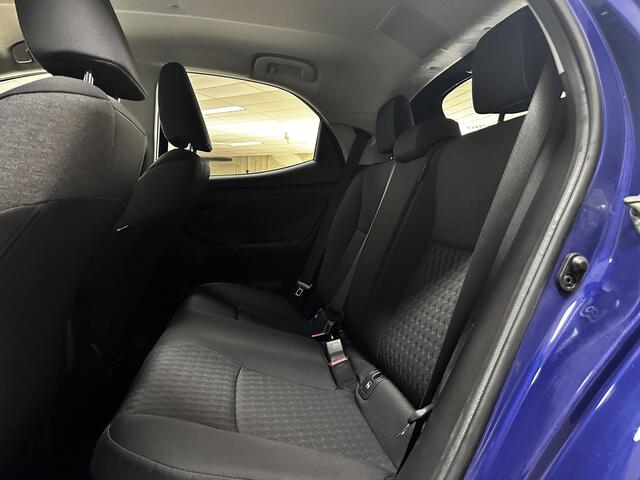 Toyota YARIS 1.5 Hybrid Dynamic/ Dealer Onderhouden!/ Trekhaak!/ Automaat/ LED Koplampen/ Apple+Android/ DAB+/ 16''LMV/ Grootlichtass./ Camera/ Clima/ Navi/ Cruise/ Bluetooth/ Multi.LEDER.Stuur/ Elek.Pakket/ Isofix/ Getint G