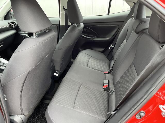 Toyota YARIS Cross 1.5 Hybrid 115 Active Limited Plus parkeersensoren voor en achter Apple Carplay Android auto