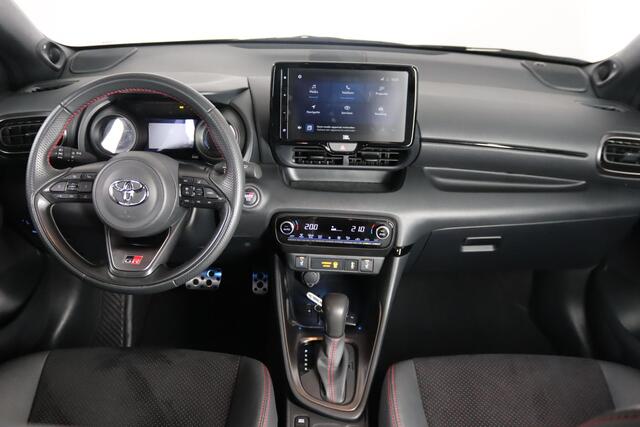 Toyota YARIS 1.5 Hybrid GR Sport, LED, Lane assist, JBL, Navigatie, 17dkm!
