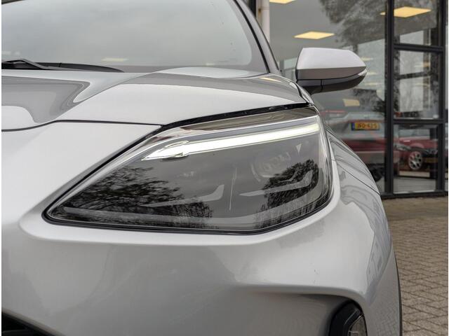 Toyota YARIS Cross 1.5 Hybrid 130 Dynamic + Comfort Pack | Stoel- stuurverwarming | PDC V+A | ACC | Camera | Keyless | Qi-Lader
