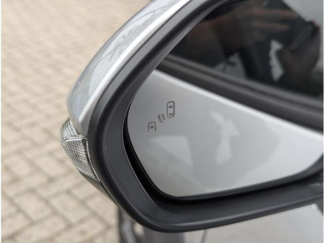 Toyota YARIS Cross 1.5 Hybrid 130 Dynamic + Comfort Pack | Stoel- stuurverwarming | PDC V+A | ACC | Camera | Keyless | Qi-Lader