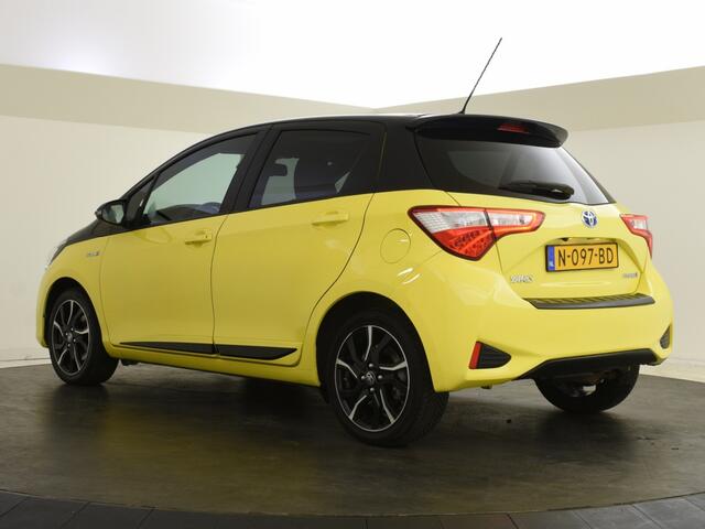 Toyota YARIS 1.5 Hybrid Bi-Tone | Panoramadak | Stoelverwarming | Navigatie